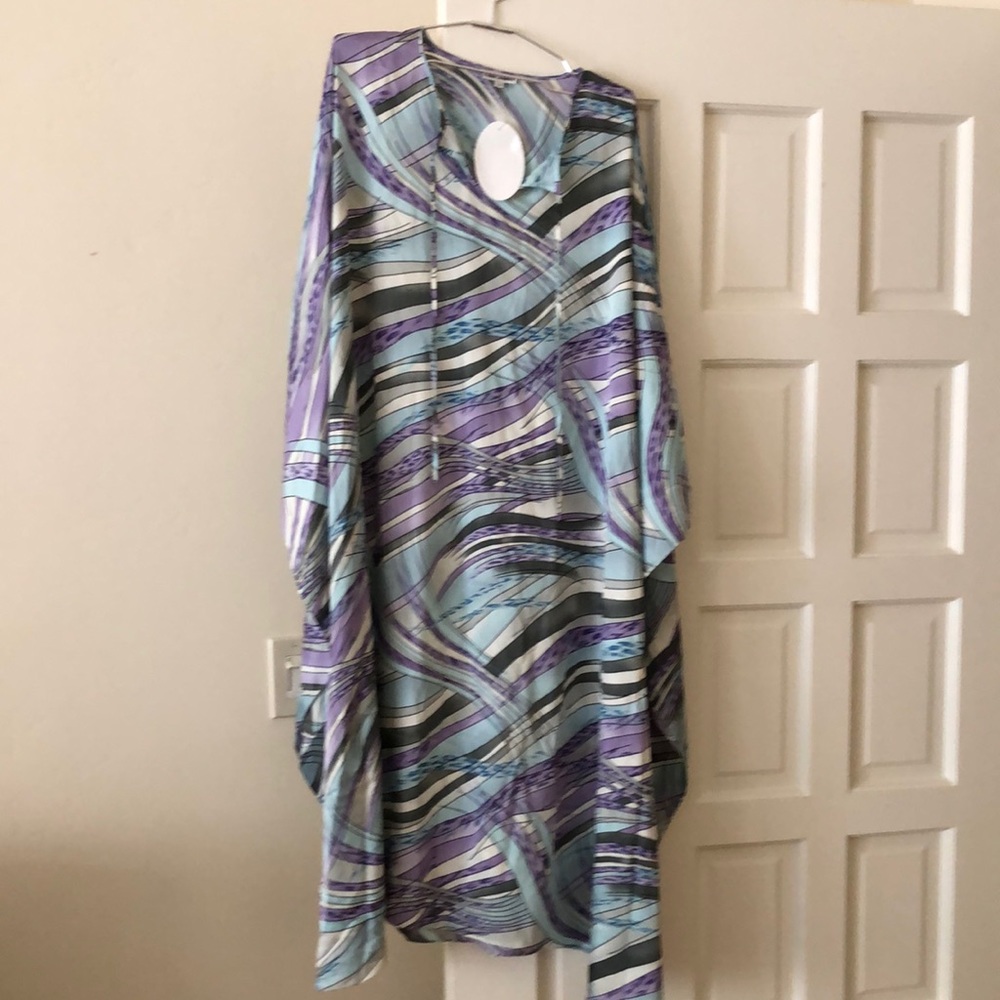 One size women’s long kaftan.